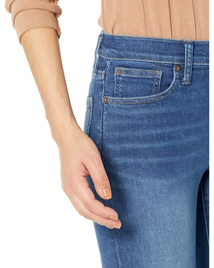 Madewell 9" Mid-Rise Skinny Jeans in Blayton Wash: TENCEL™ Denim Edition 3 Madewell 9" Mid-Rise Skinny Jeans in Blayton Wash: TENCEL™ Denim Edition - Image 3